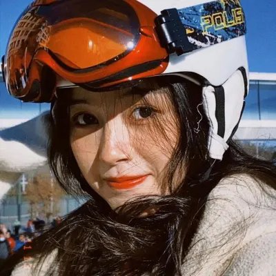 退隐后三个美女住我家